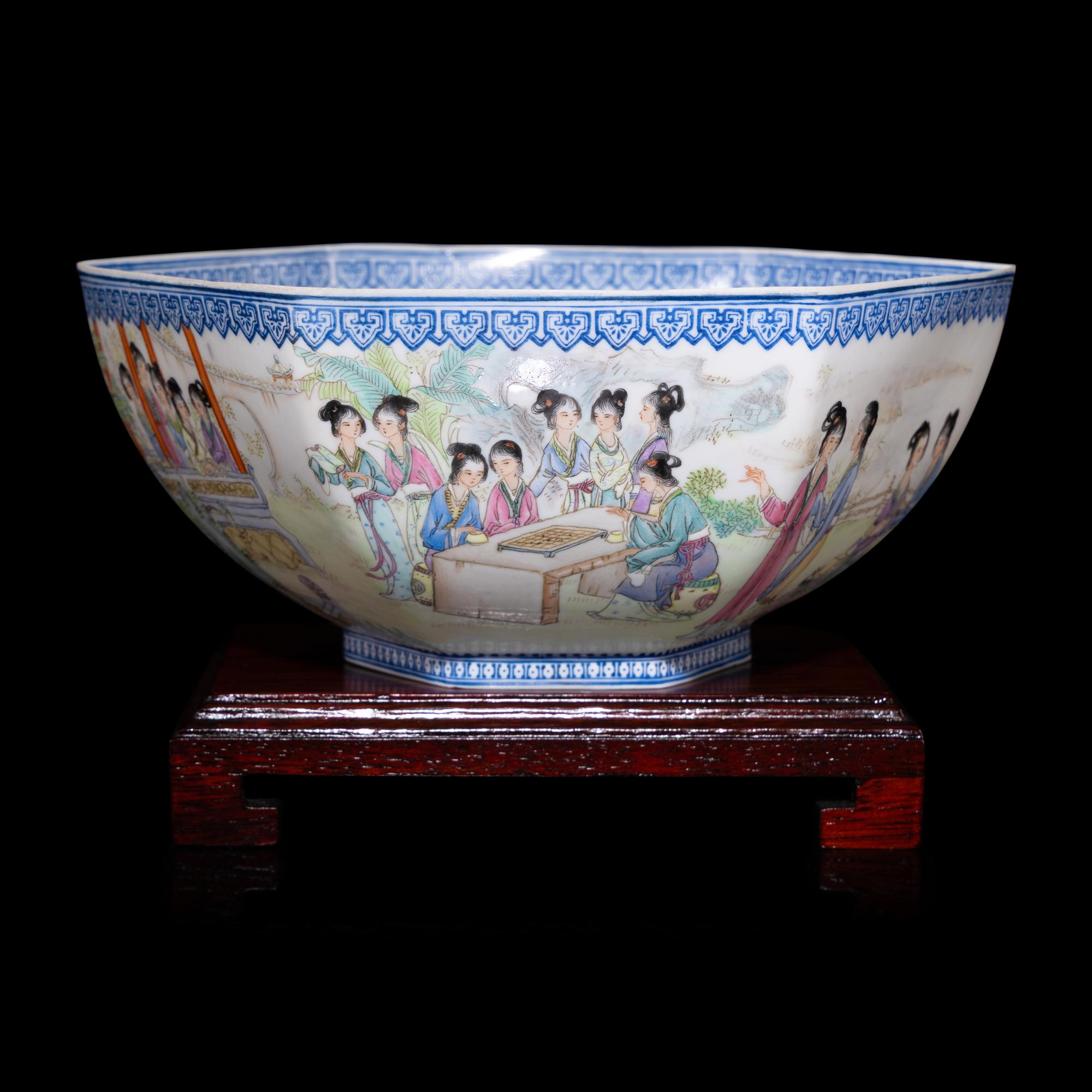 A Chinese Famille Rose 'Ladies' Eggshell Porcelain Hexagonal Bowl, 20th Century — 近代 粉彩美人圖蛋殼瓷碗