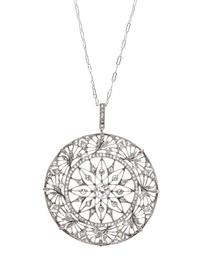 An Edwardian Platinum and Diamond Necklace, 11.10 dwts.