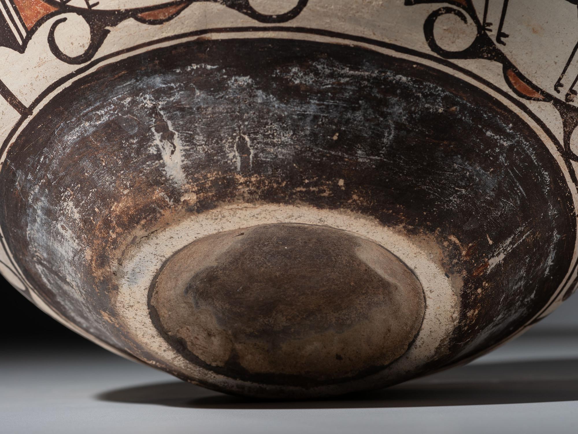 Zuni Polychrome Olla, with Heartline Deer