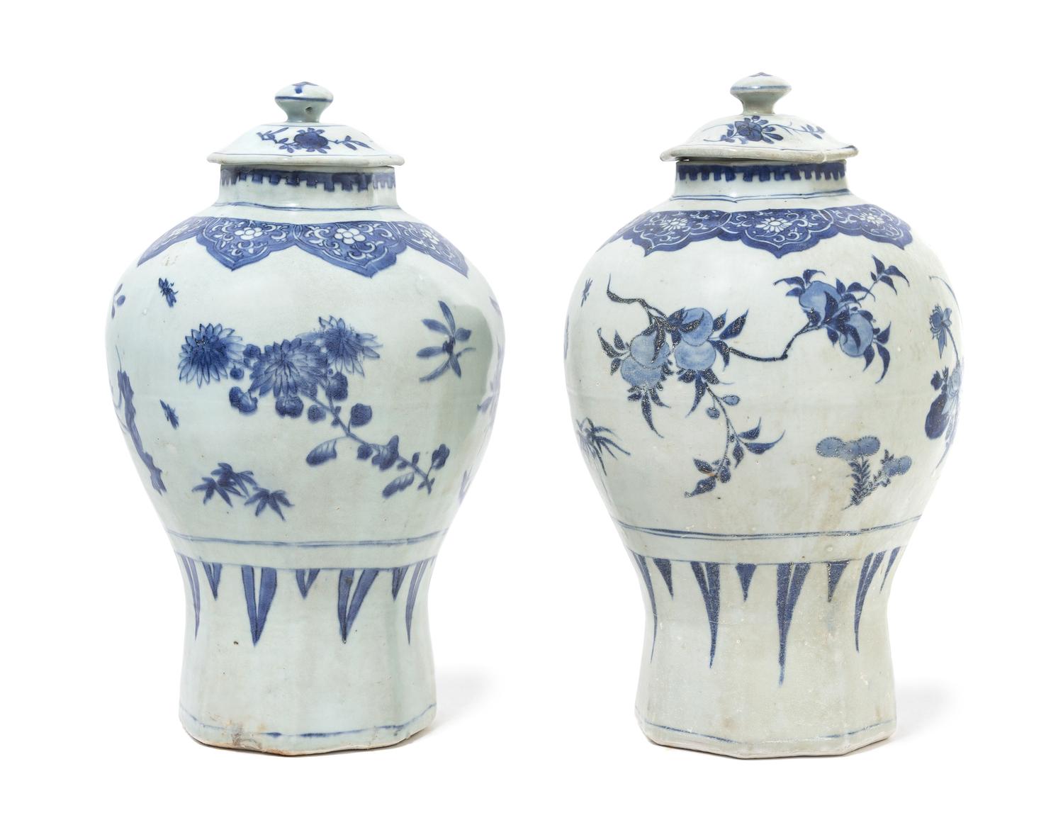 A Matched Pair of 'Hatcher Cargo' Blue and White Porcelain Covered Jars Height 13 3/4 inches. — TRANSITIONAL PERIOD, MID-17TH CENTURY