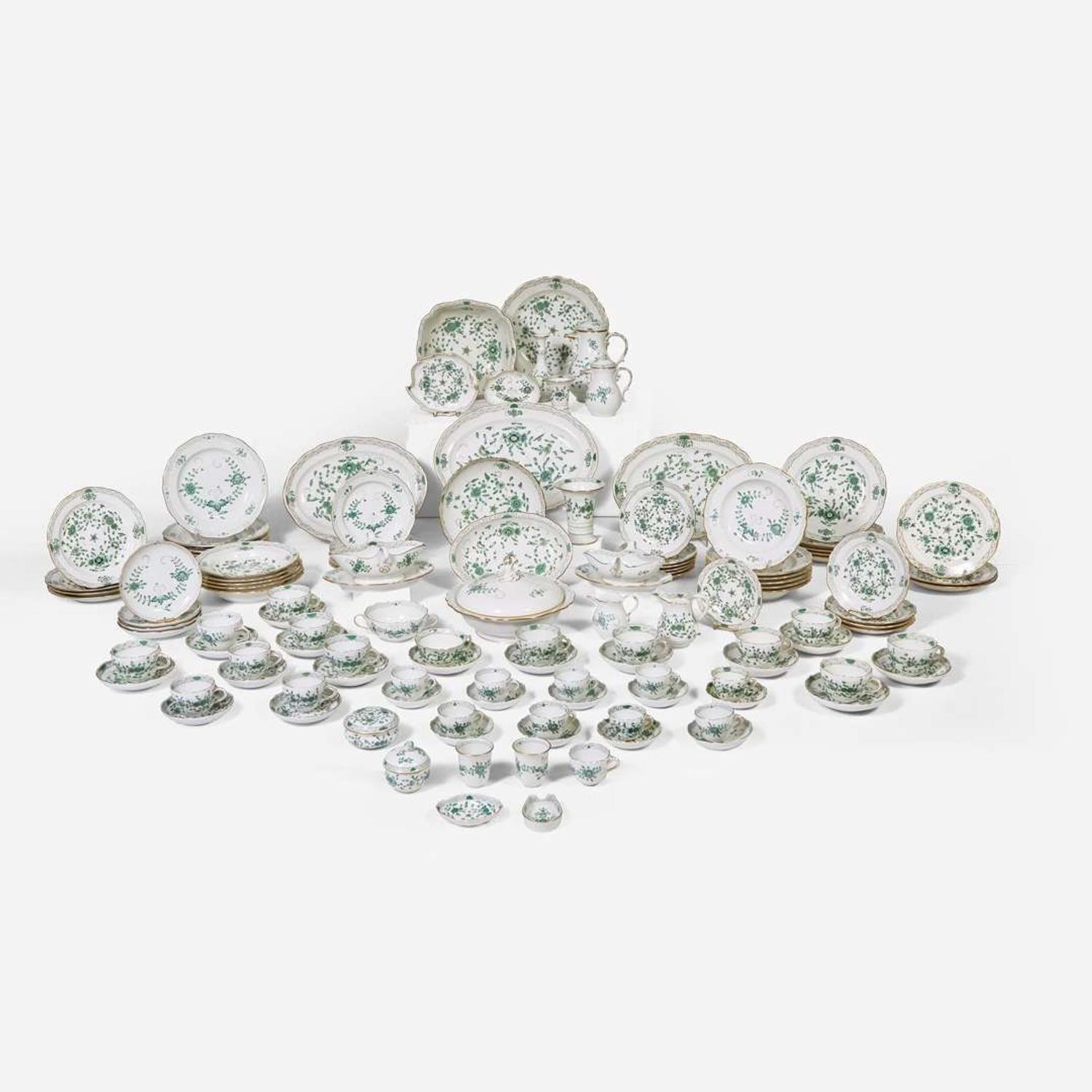 A large assembled collection of Meissen porcelain tablewares in the "Green Indian" pattern Germany, 19th / 20th century