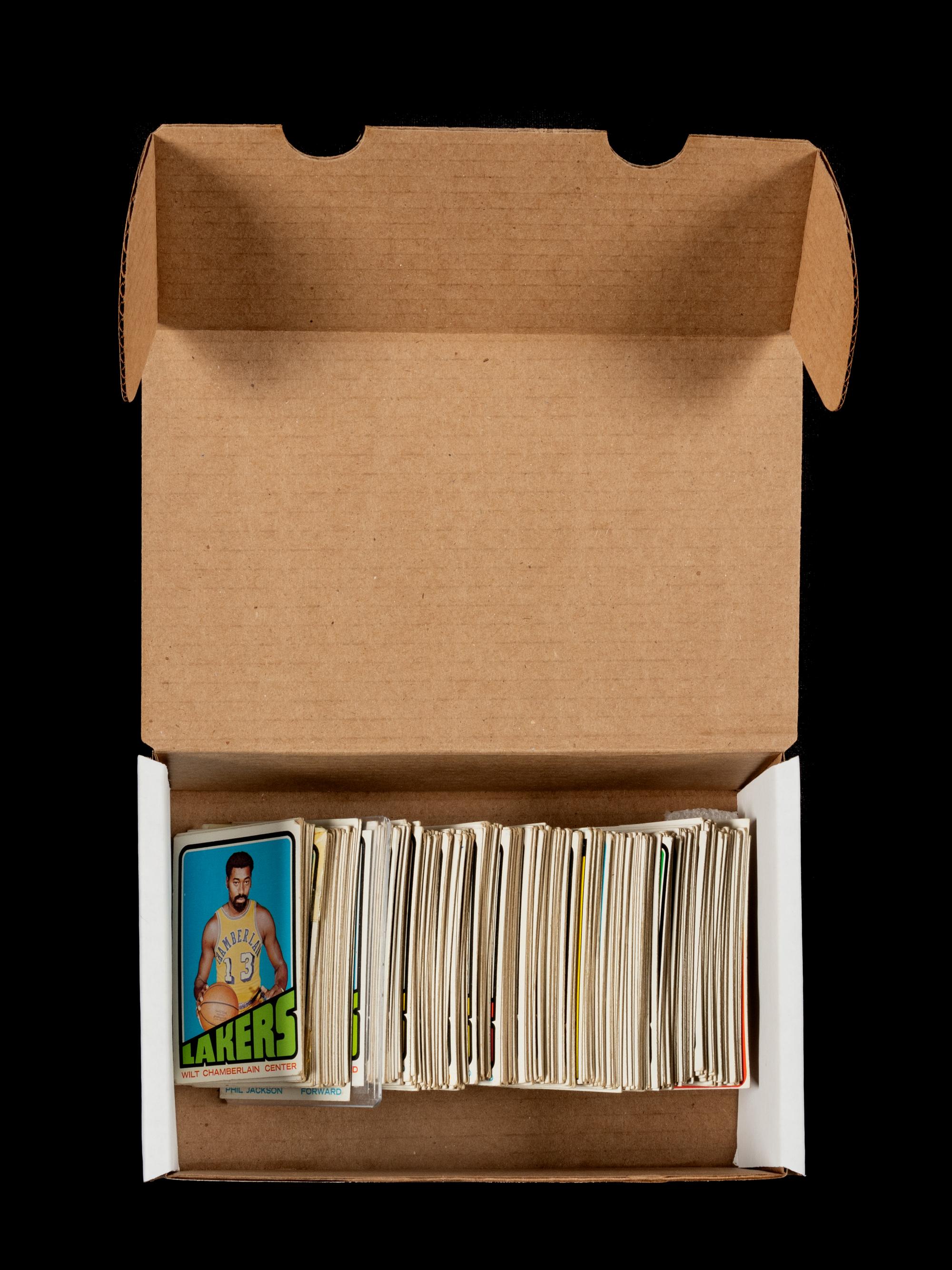 A Complete Set of 1972-73 Topps Basketball Cards (264/264)