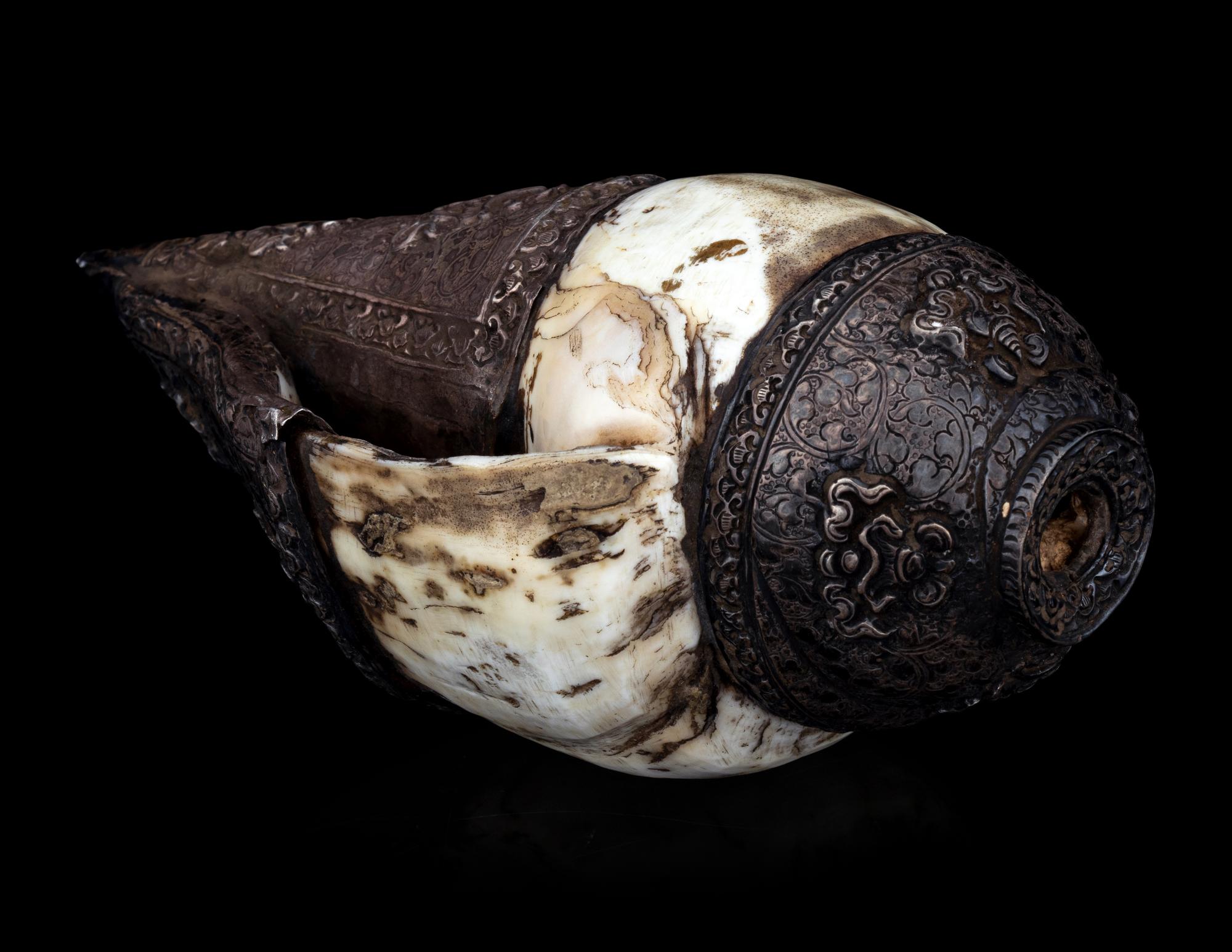A Chinese Silvered Mounted Conch and A Silvered Metal Inlaid Basin