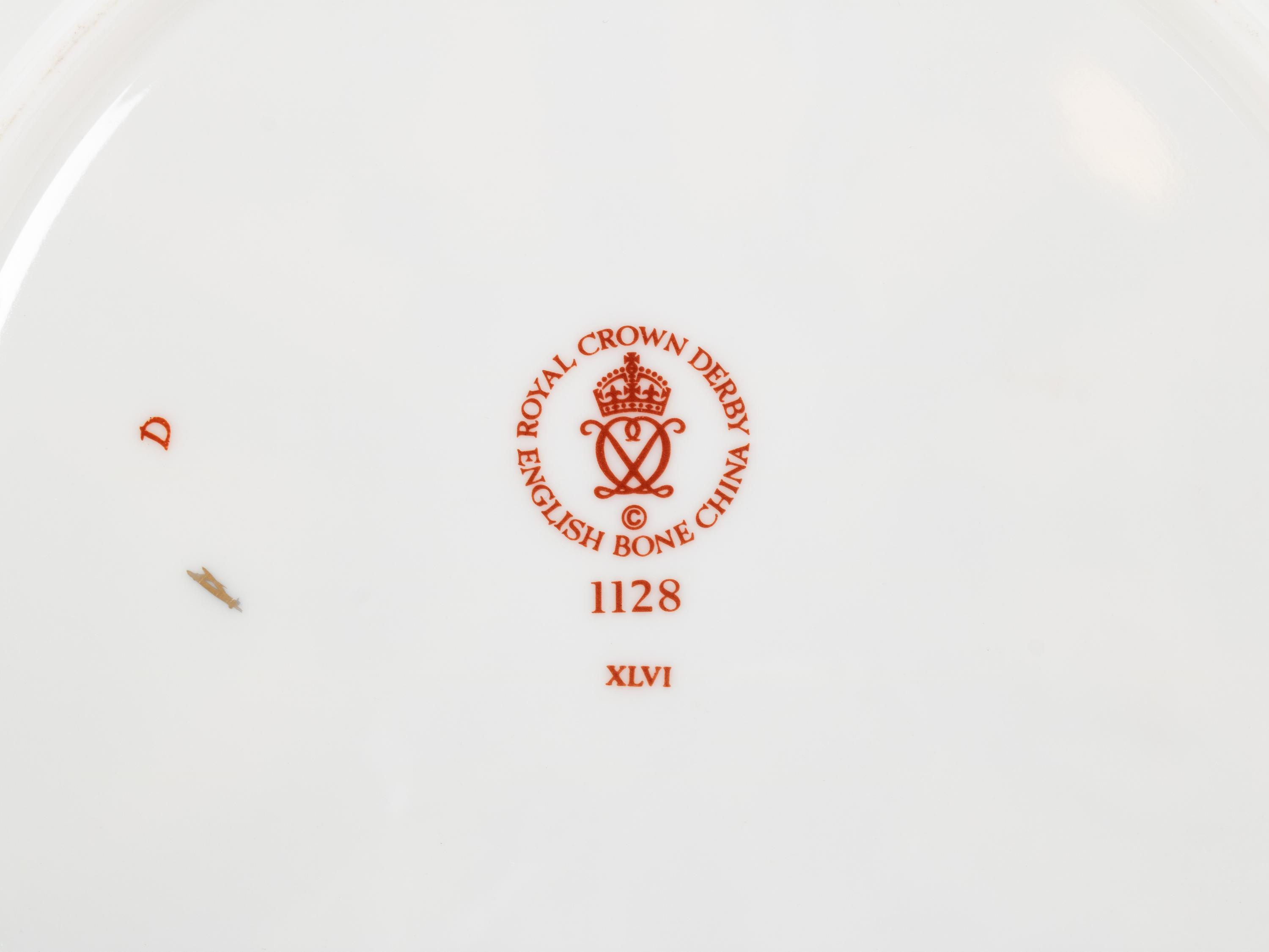 A Royal Crown Derby Old Imari Pocelain Dinner Service
