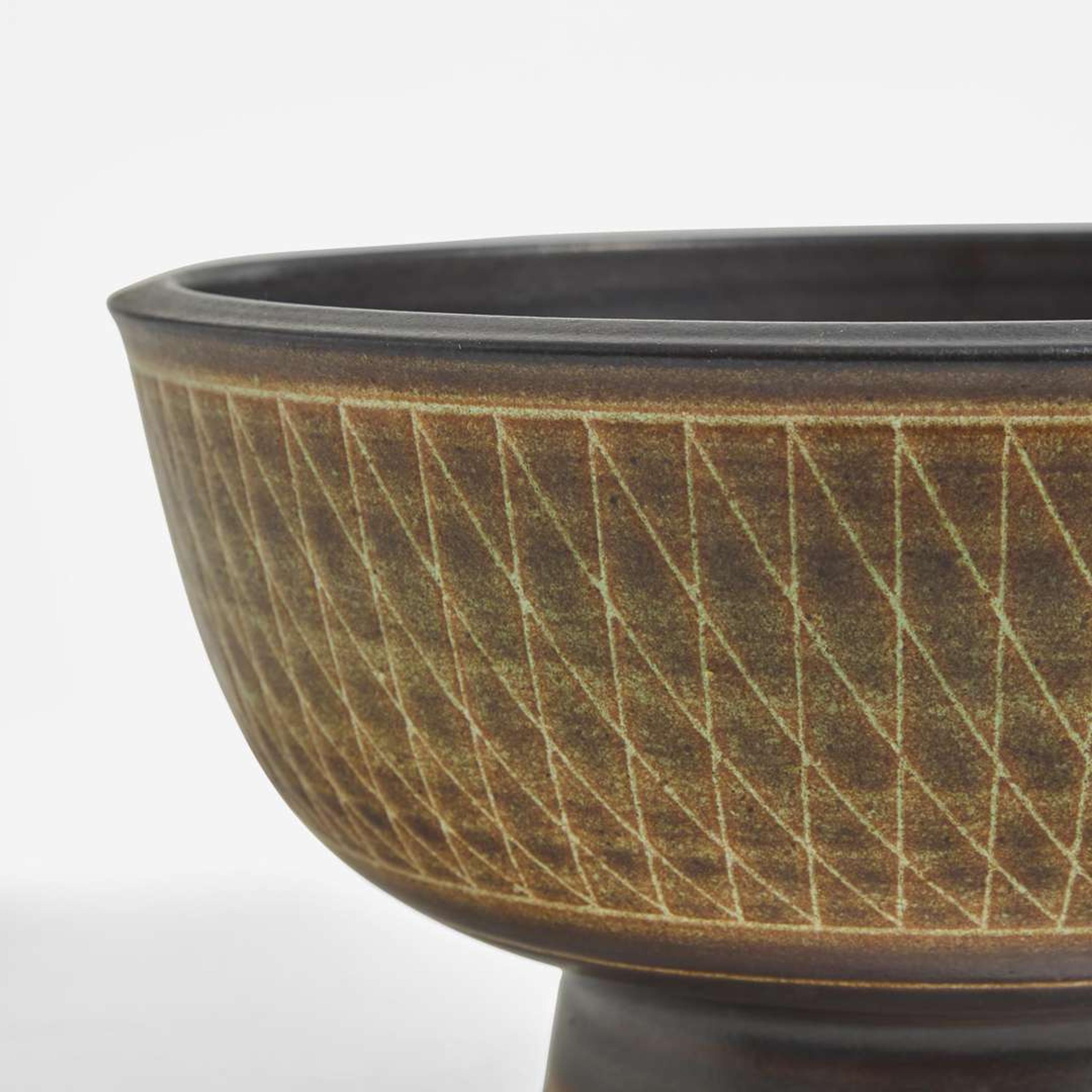 Harrison McIntosh (American, 1914-2016) Large Footed Center Bowl, USA, circa third quarter 20th century