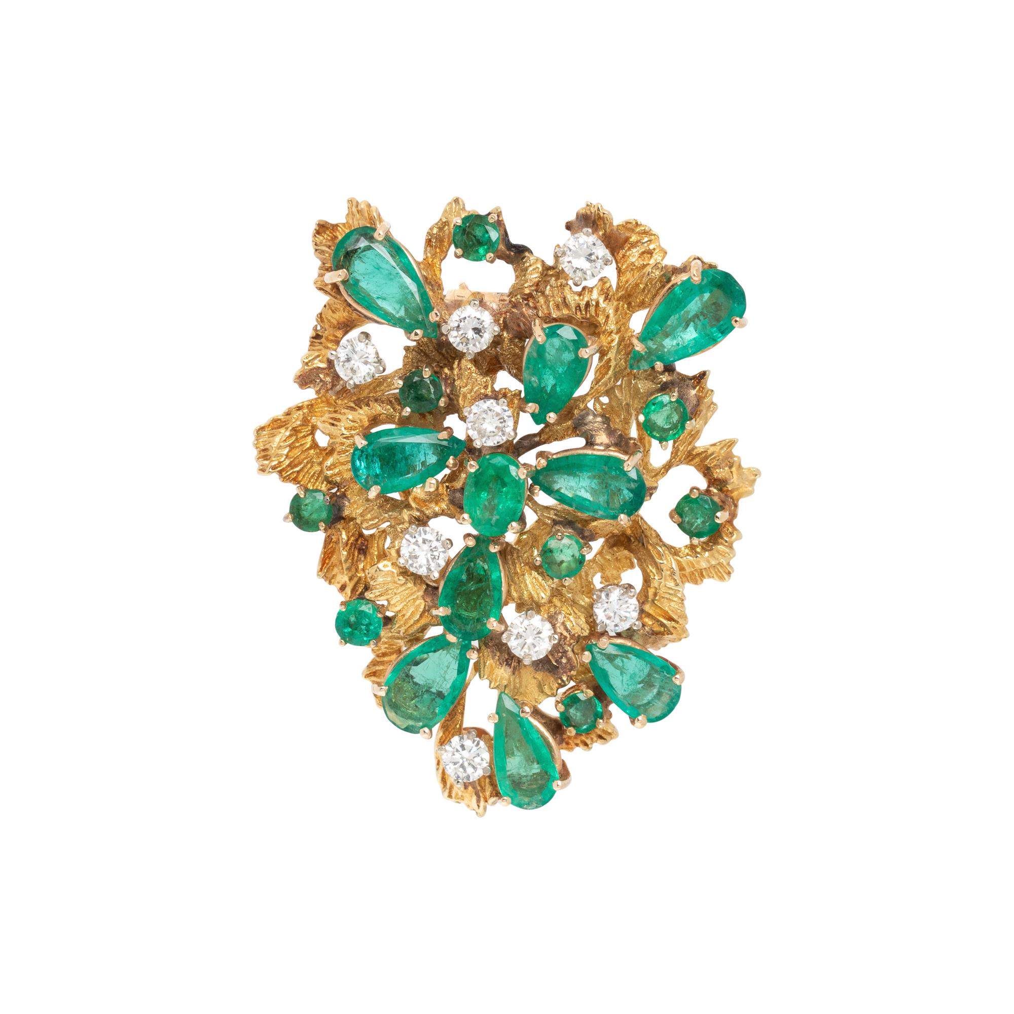 YELLOW GOLD, EMERALD AND DIAMOND BROOCH