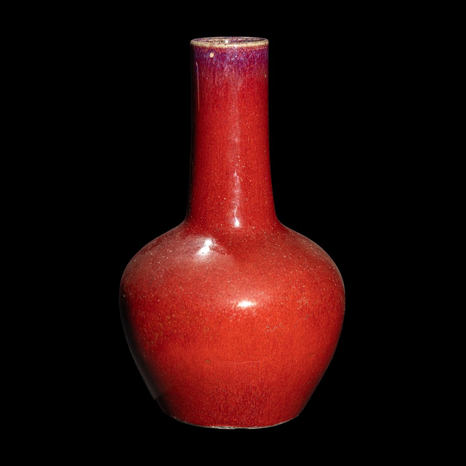 A Chinese Sang-de-Boeuf Glazed Porcelain Bottle Vase, 19th Century 清晚期 寶石紅釉賞瓶