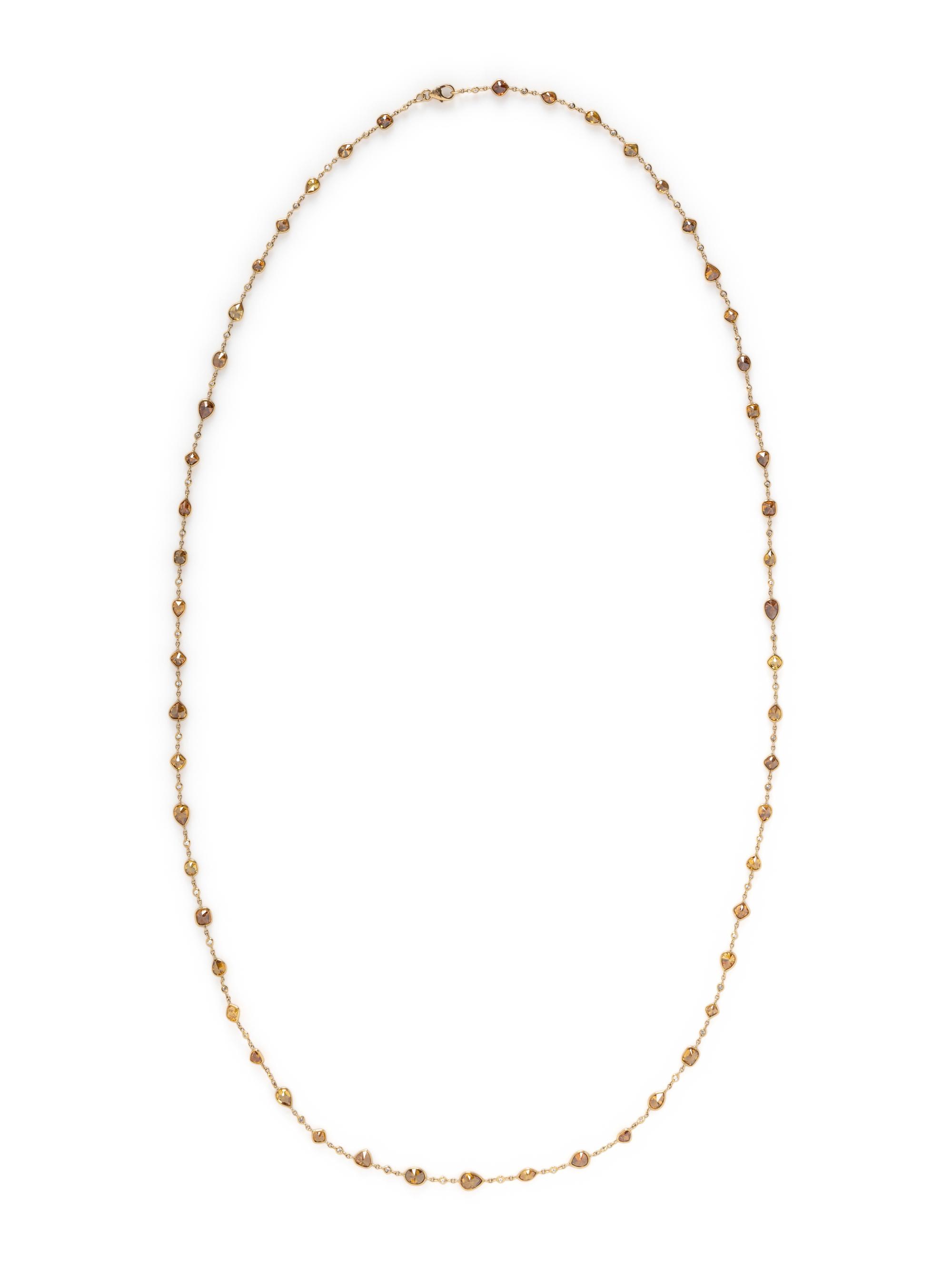 COLORED DIAMOND AND DIAMOND NECKLACE