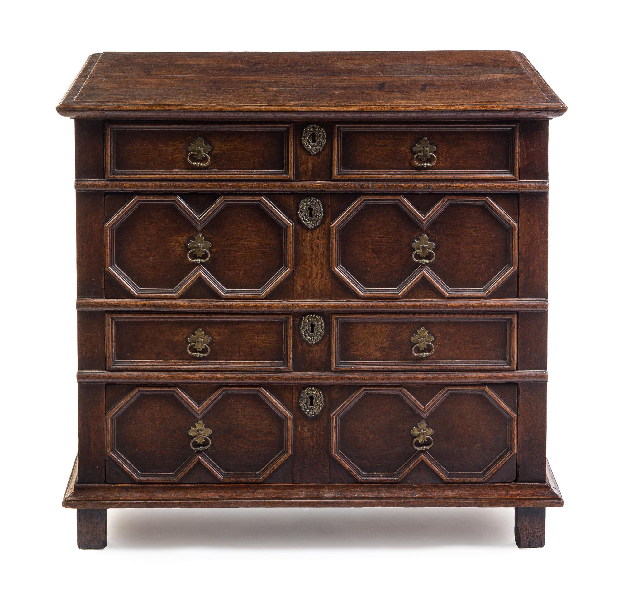 A William and Mary Oak Chest of Drawers Height 32 3/4 x width 36 1/4 x depth 22 3/4 inches. — 17TH/18TH CENTURY