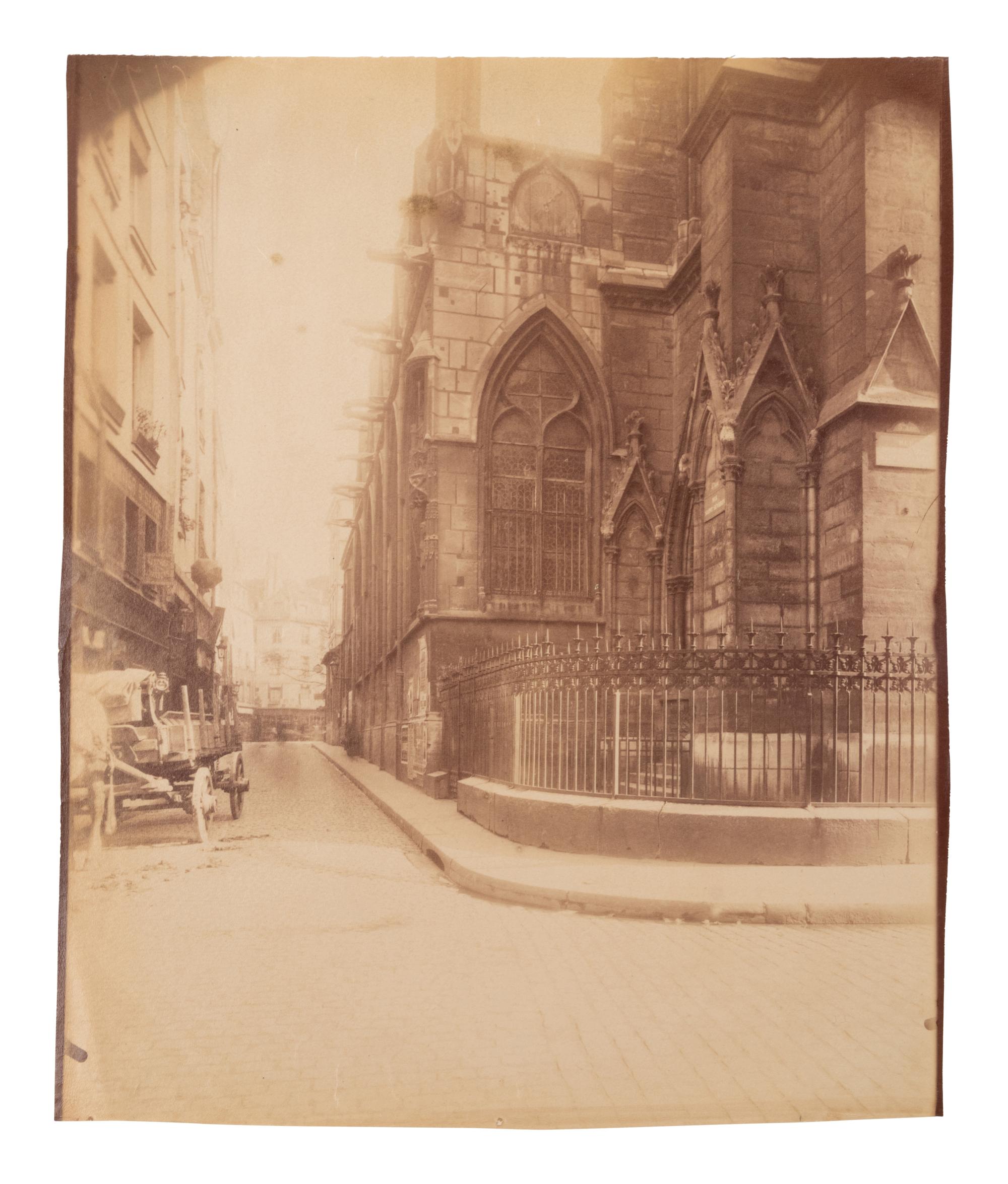 A group of three photographs ( Cour, rue Saint-Jacques 346, disparu, 5e arrondissement , 1900; Saint-Severin - rue Saint Séverin , 1905-1906; Coin, rue Norvins et des Saules , 1925)