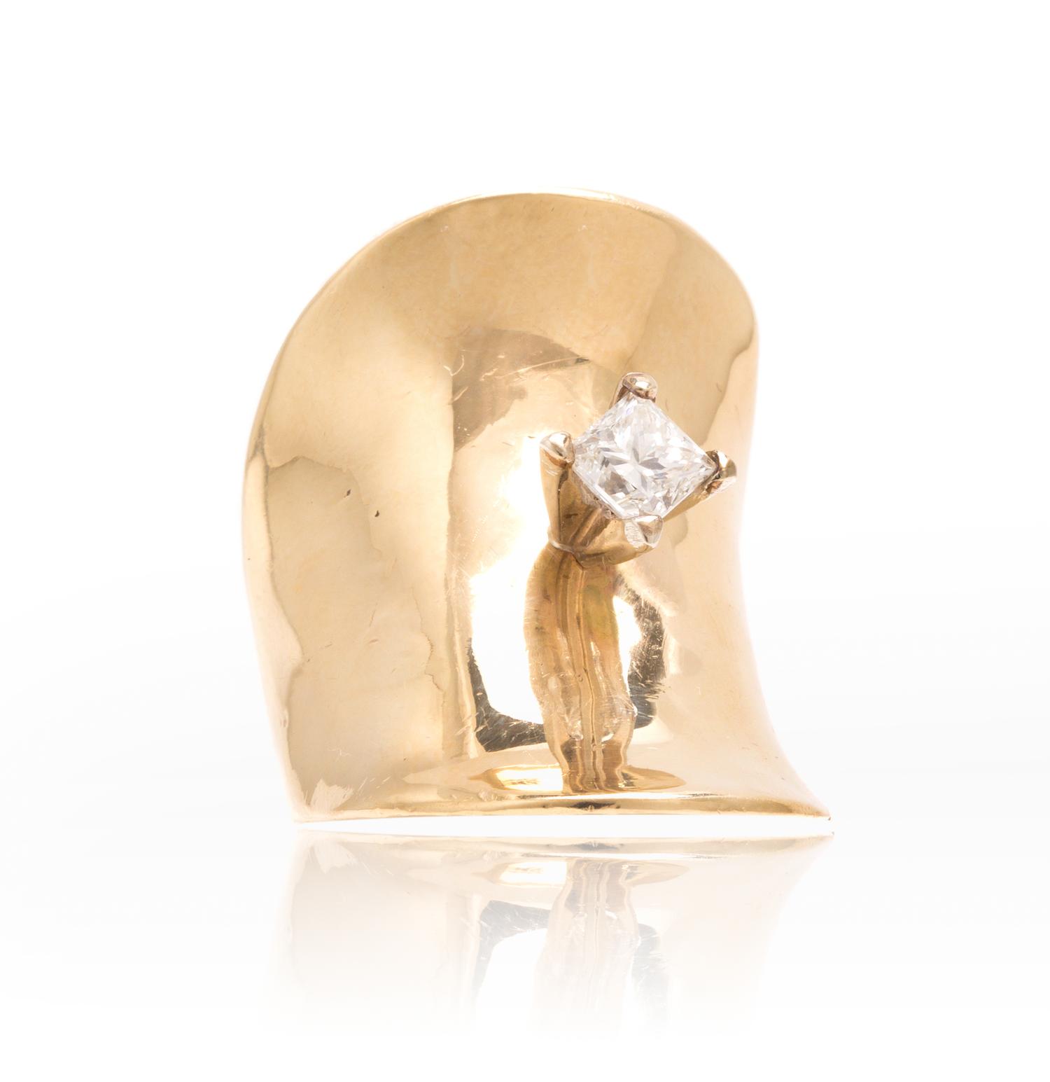 A Yellow Gold and Diamond Ring, 17.90 dwts.