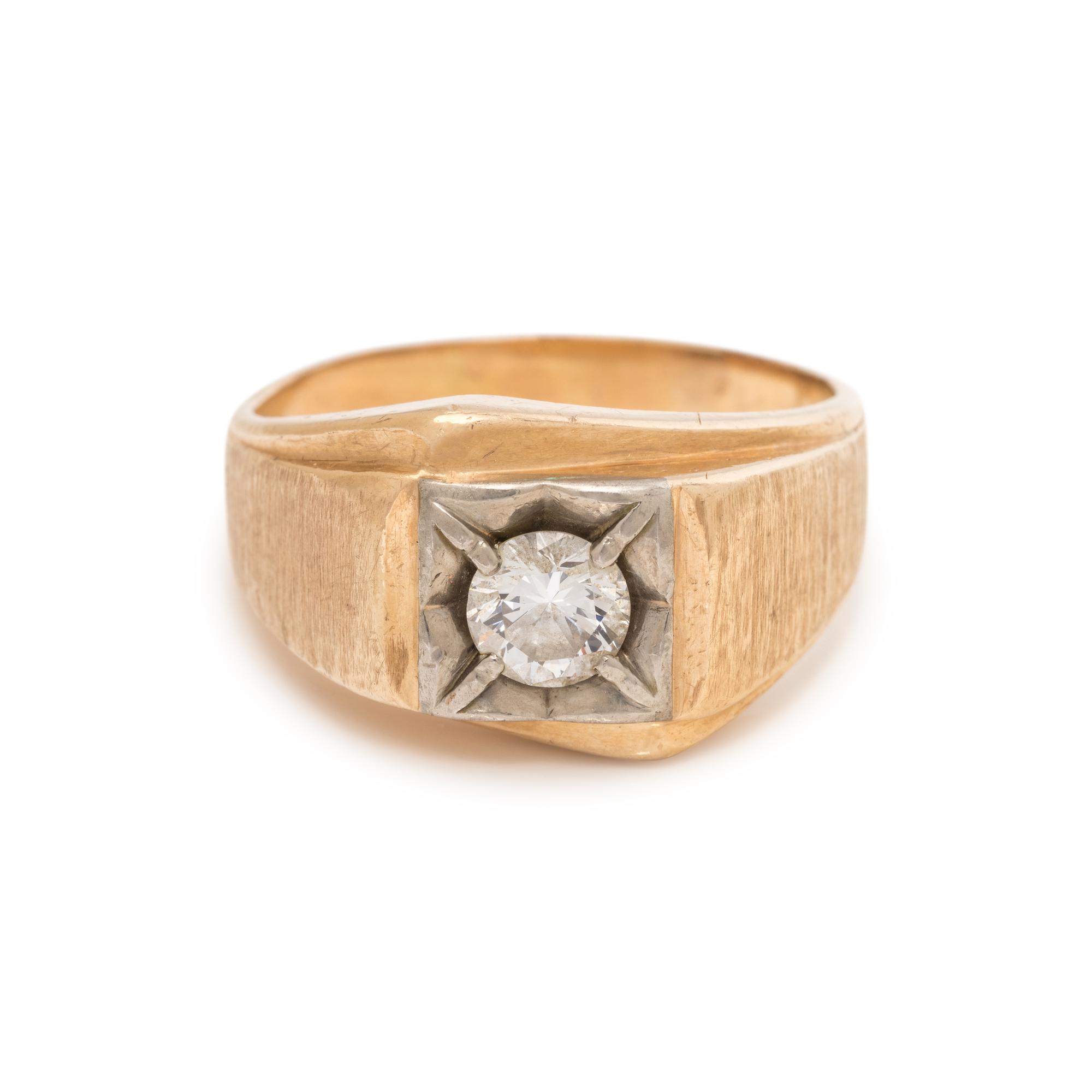 YELLOW GOLD AND DIAMOND RING