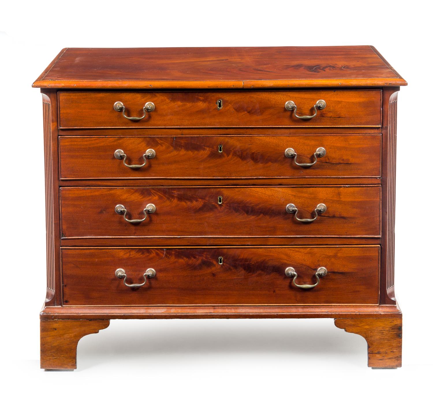 A George III Style Mahogany Chest of Drawers Height 30 x width 37 1/4 x depth 19 1/4 inches. — 19TH CENTURY