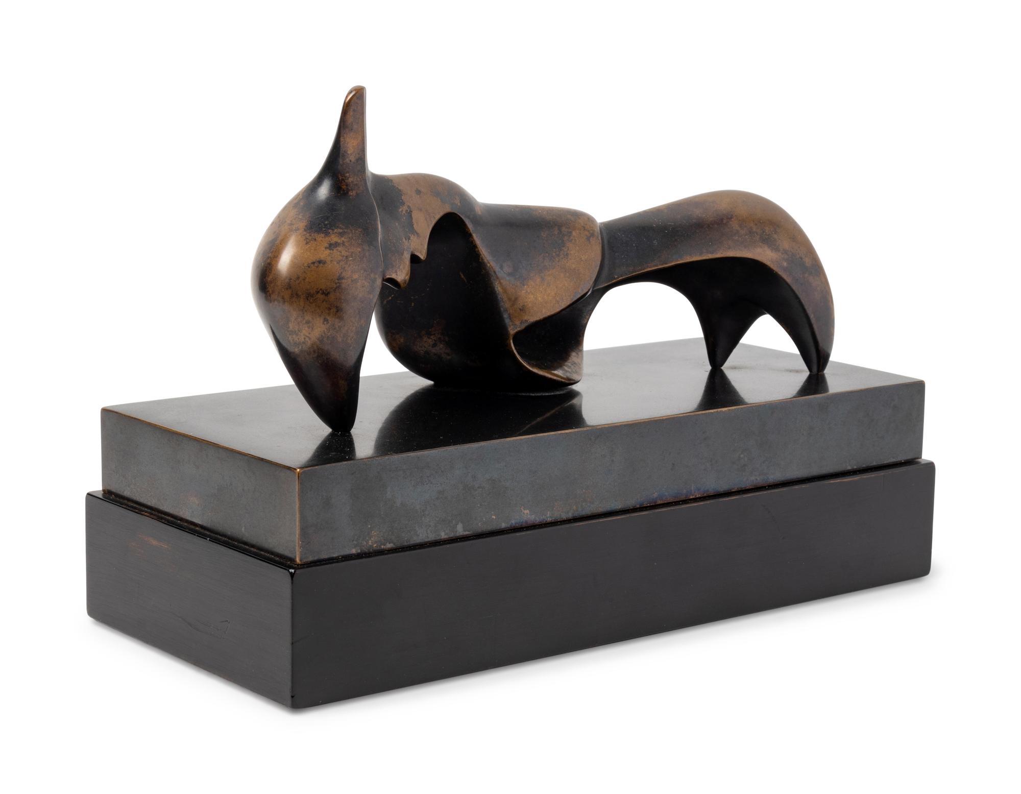 Pointed Reclining Figure conceived in 1948, cast in 1969
