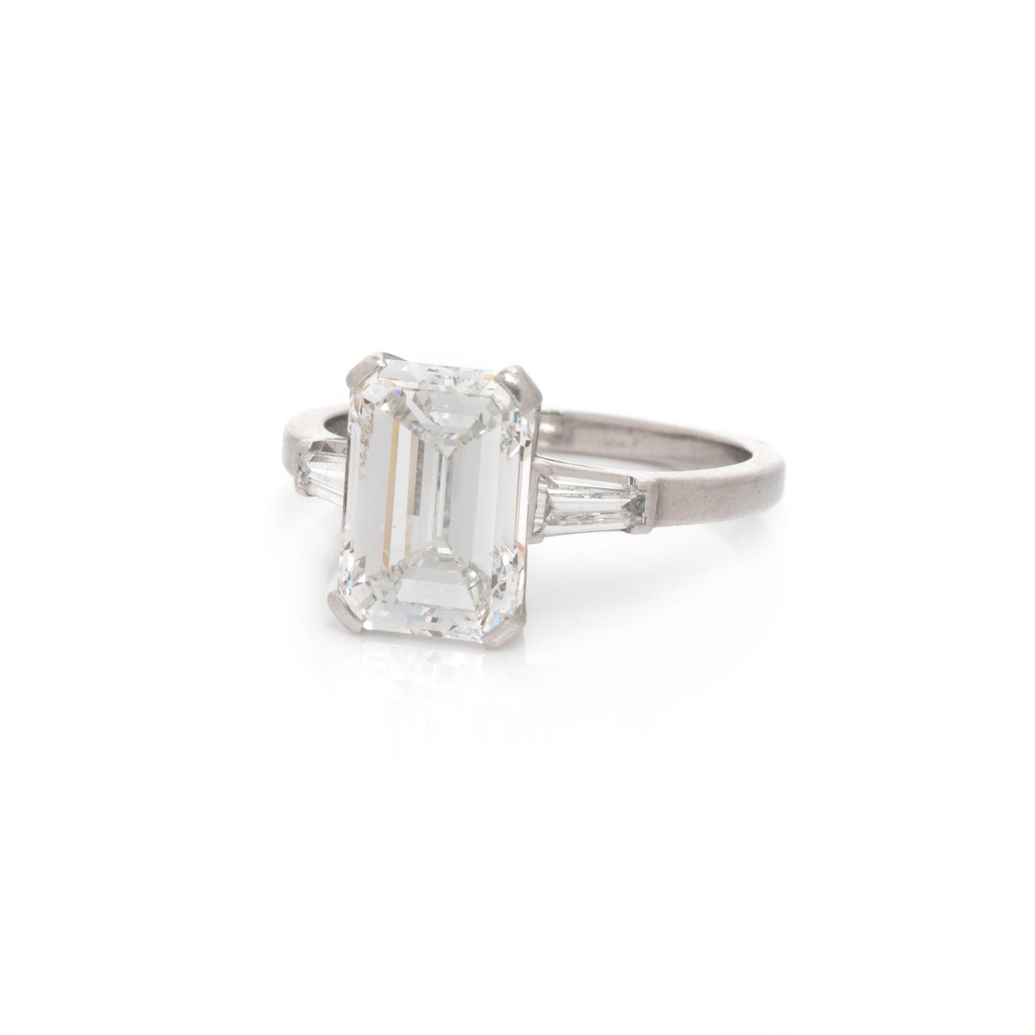 DIAMOND RING