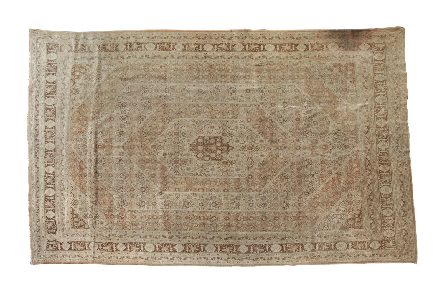 A Tabriz Wool Rug 10 feet x 14 feet. — 20TH CENTURY