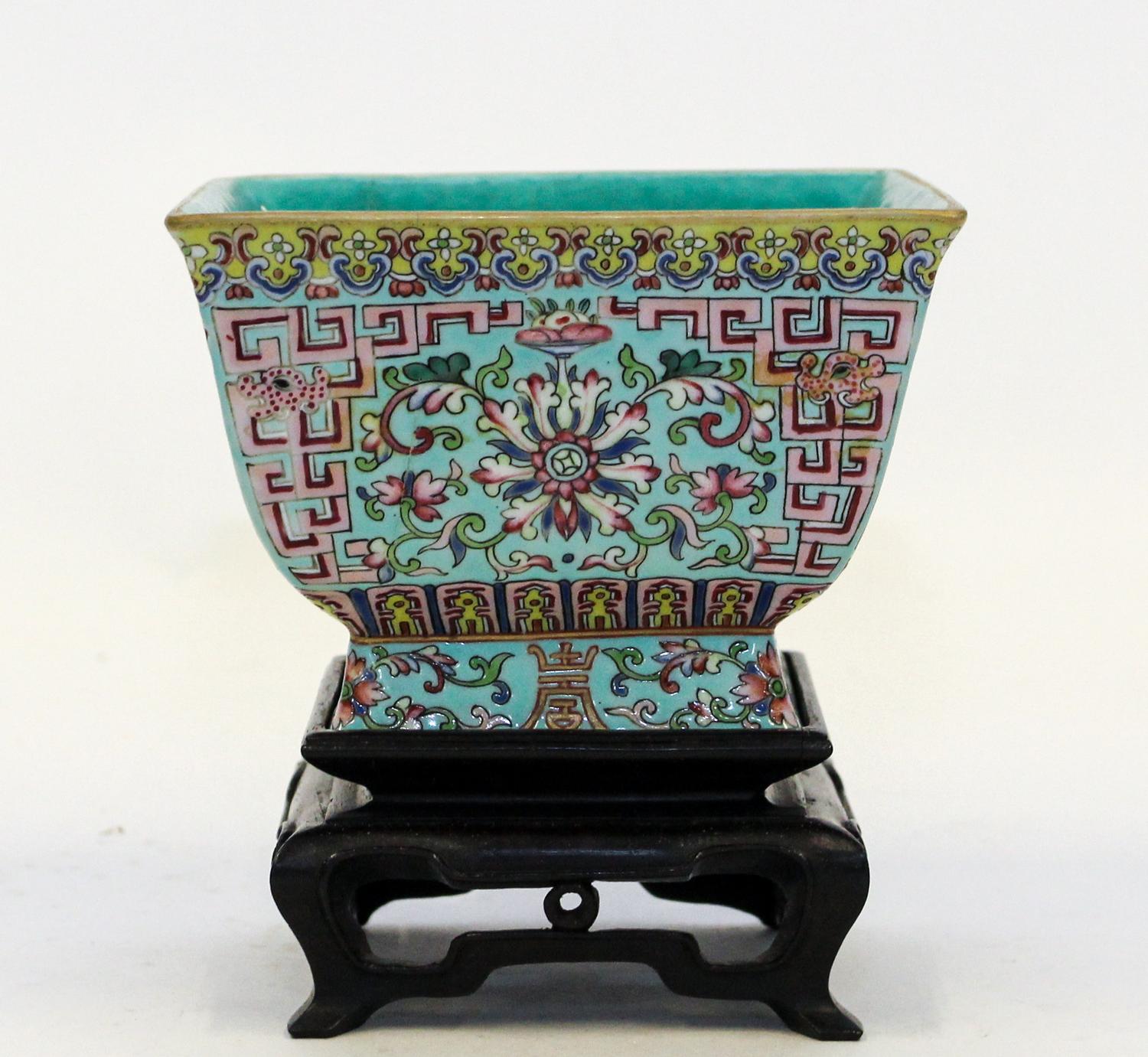 A Famille Rose Porcelain Square Bowl Height 3 1/2 inches.