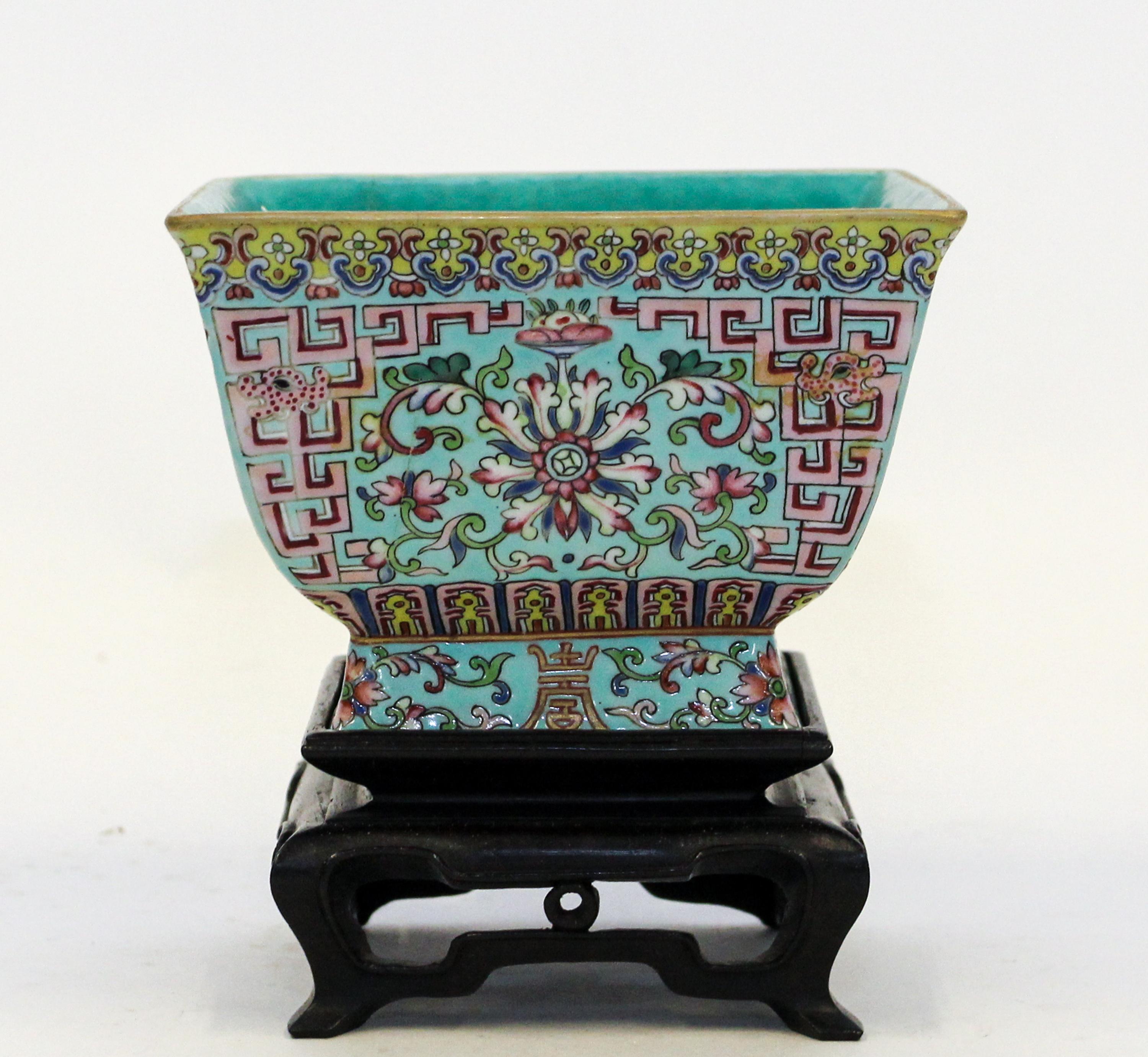 A Famille Rose Porcelain Square Bowl Height 3 1/2 inches.
