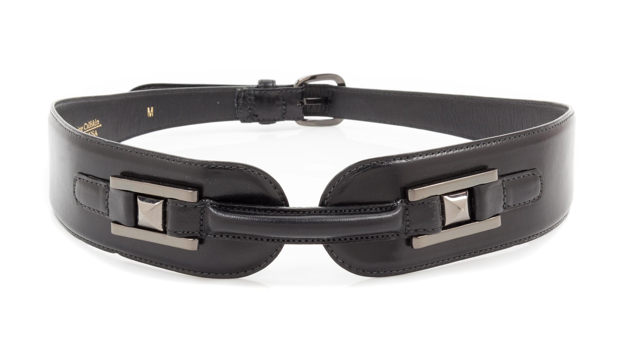 An Oscar de la Renta Black Leather Belt, 34".