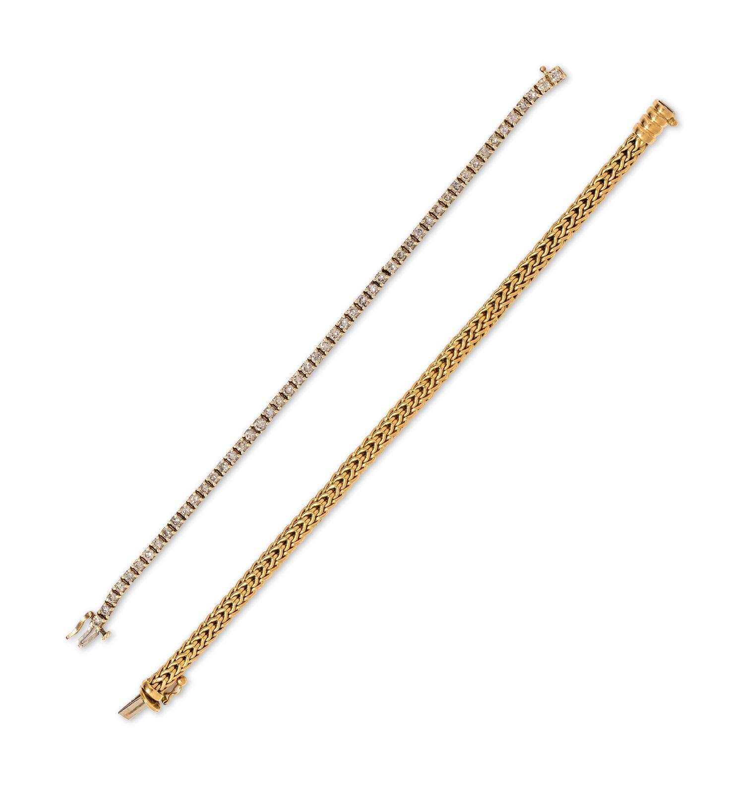 COLLECTION OF YELLOW GOLD BRACELETS