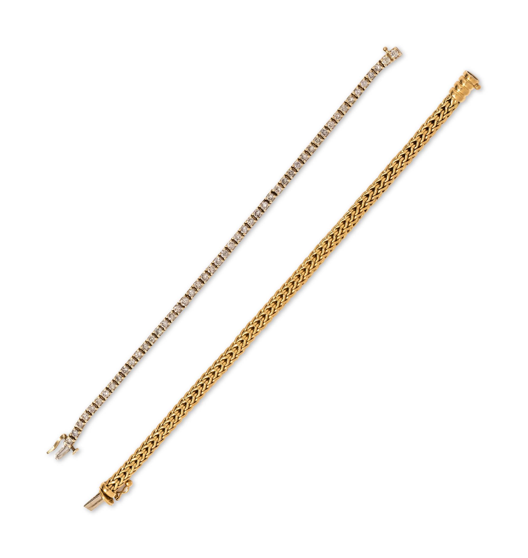 COLLECTION OF YELLOW GOLD BRACELETS