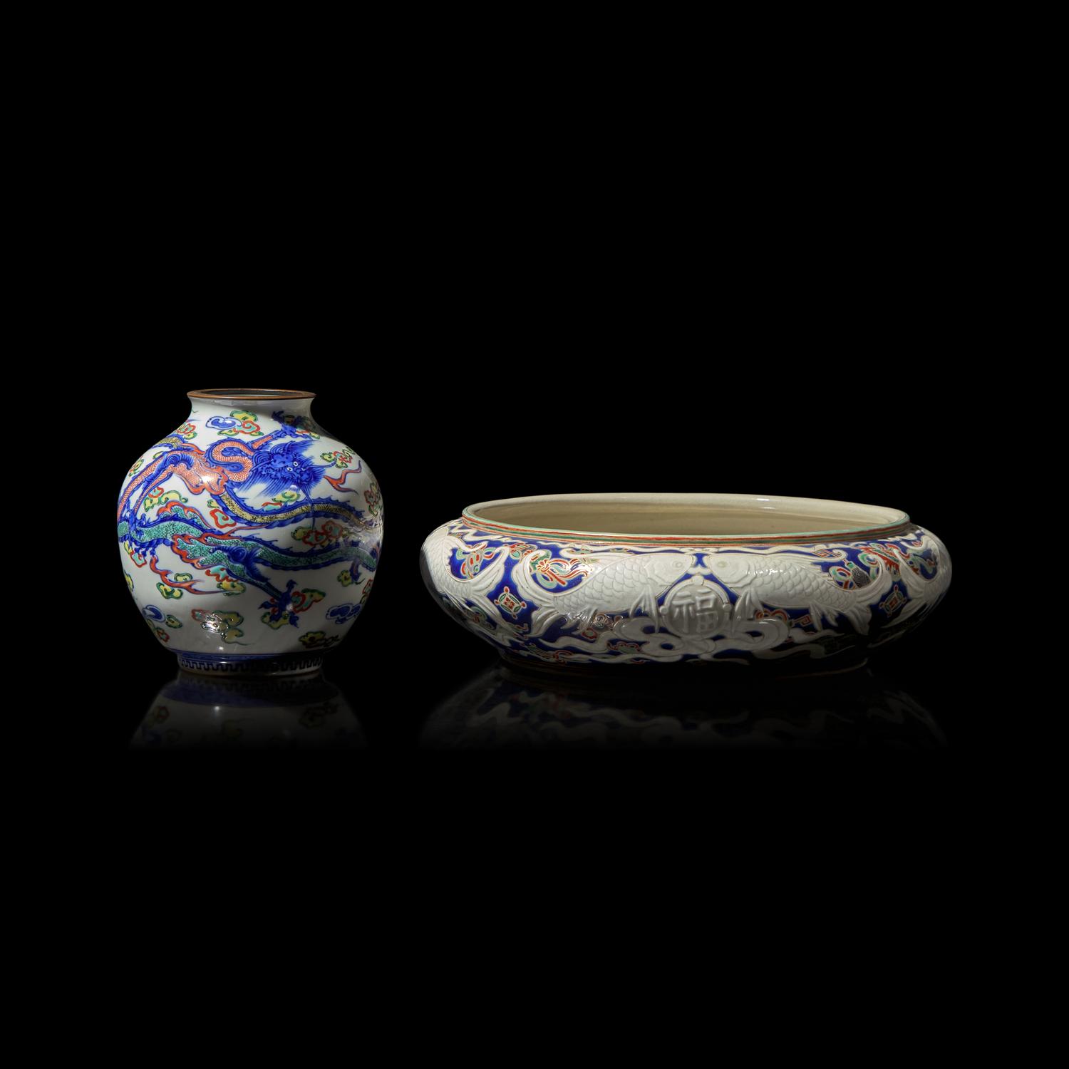A Wucai -Decorated Vase and a 'Dragon' Bulb Dish, Makuzu Kozan