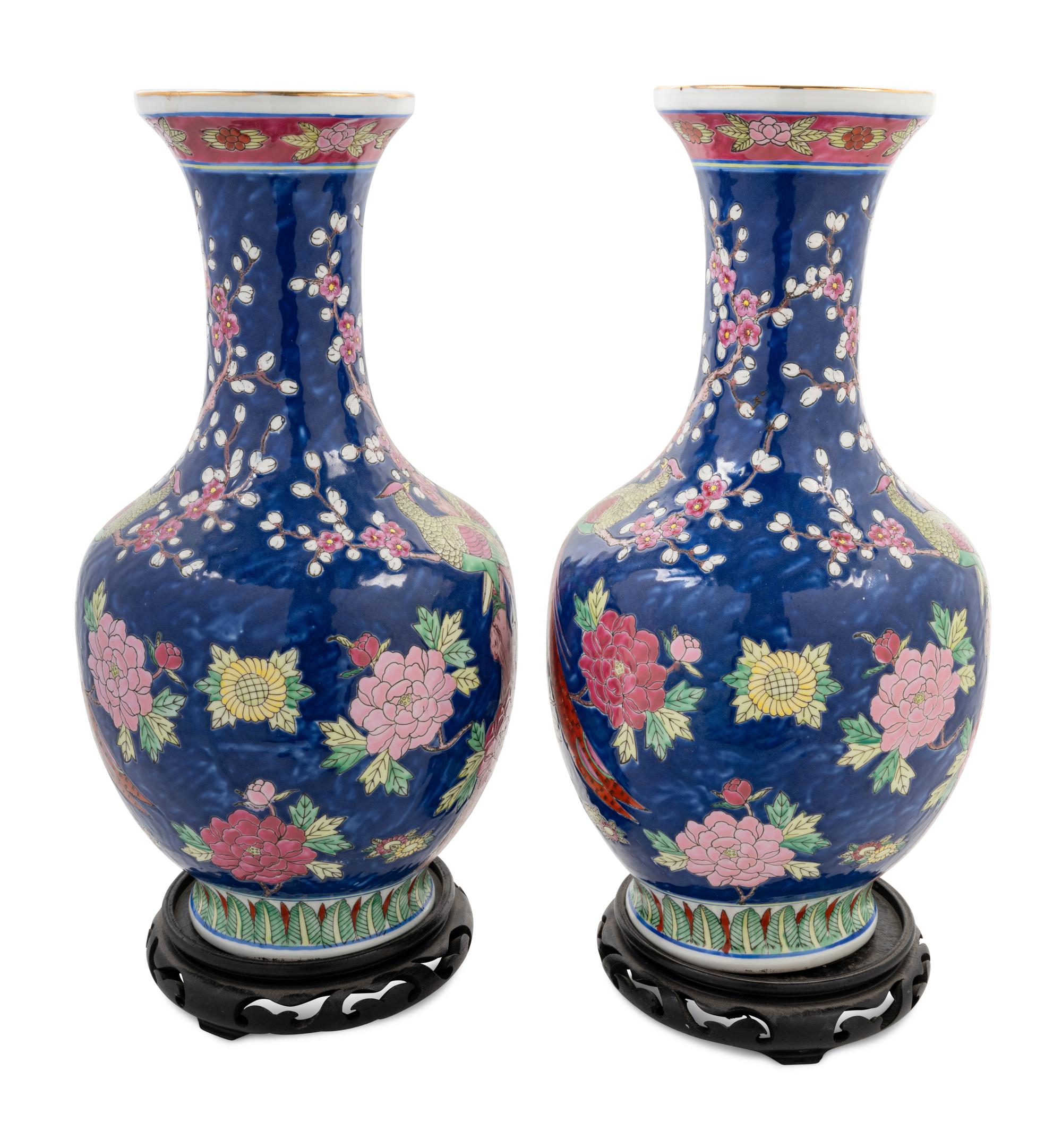 A Pair of Chinese Export Porcelain Vases