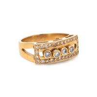YELLOW GOLD AND SLIDING DIAMOND SET