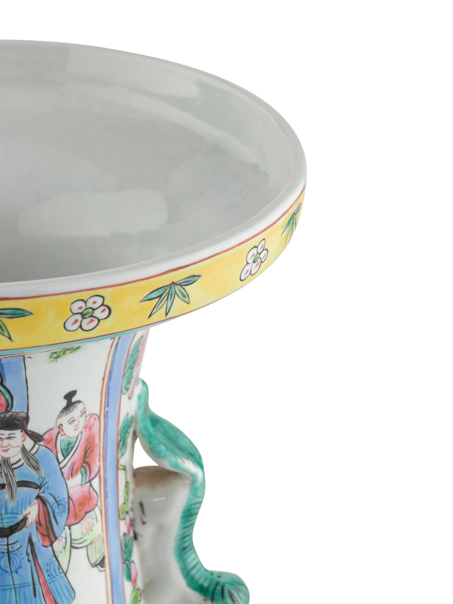 A Chinese Export Famille Rose Porcelain Vase