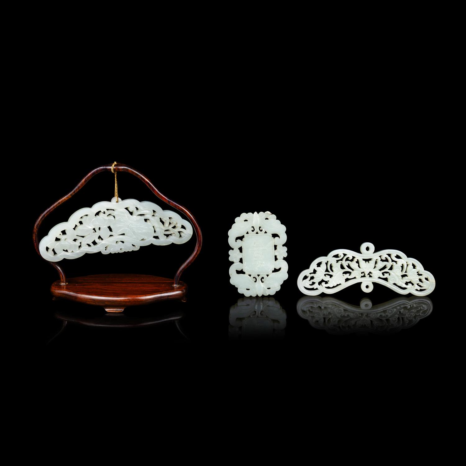 Three Chinese White Jade Openwork Pendants, Qing Dynasty 清 鏤雕白玉牌三枚
