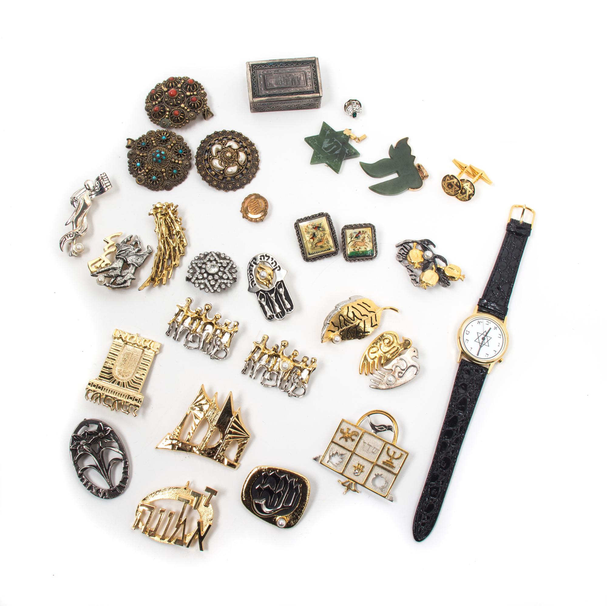 An Assortment of Judaica Jewelry,
