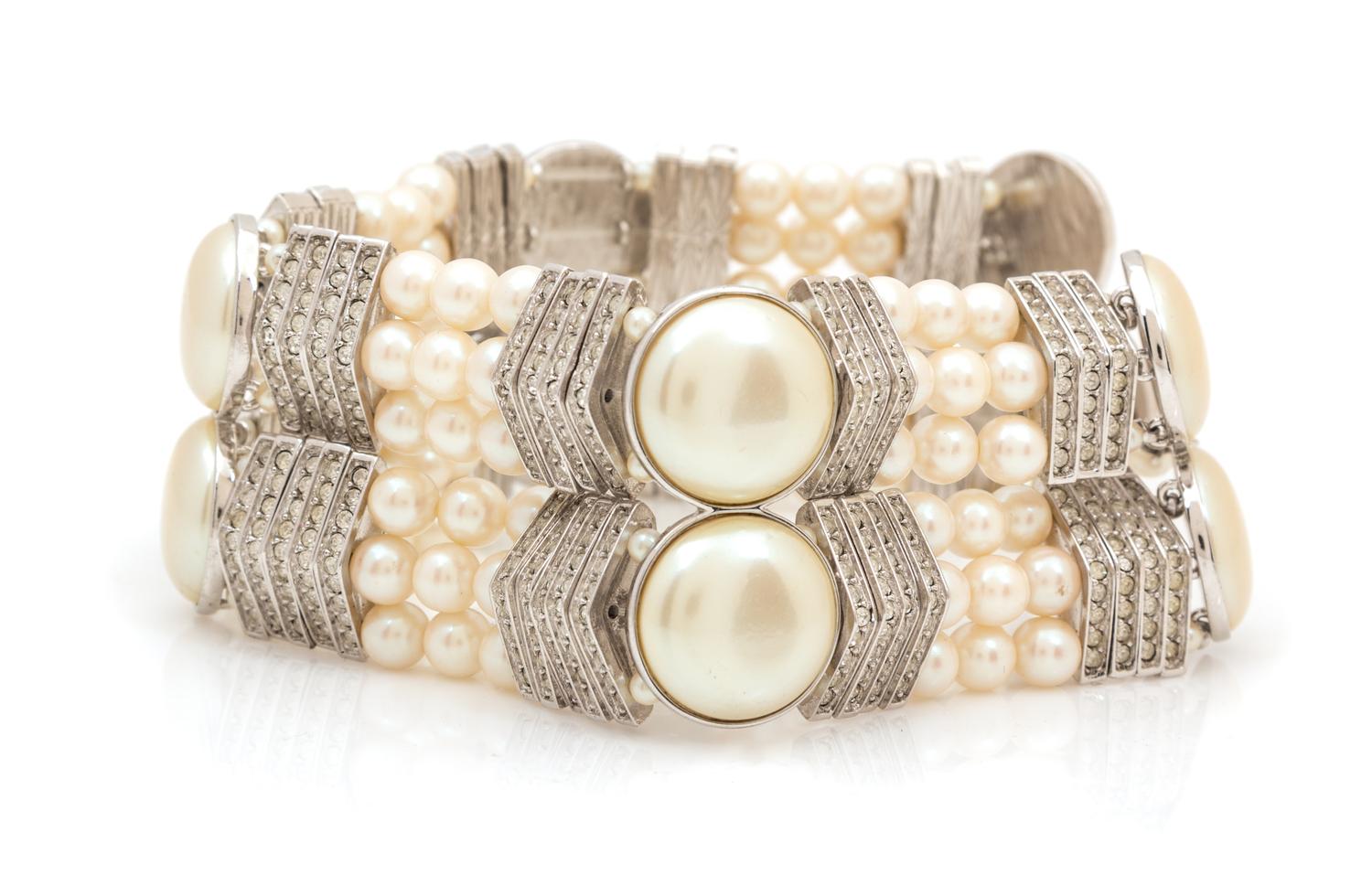 An Yves Saint Laurent Faux Pearl Choker, 14".