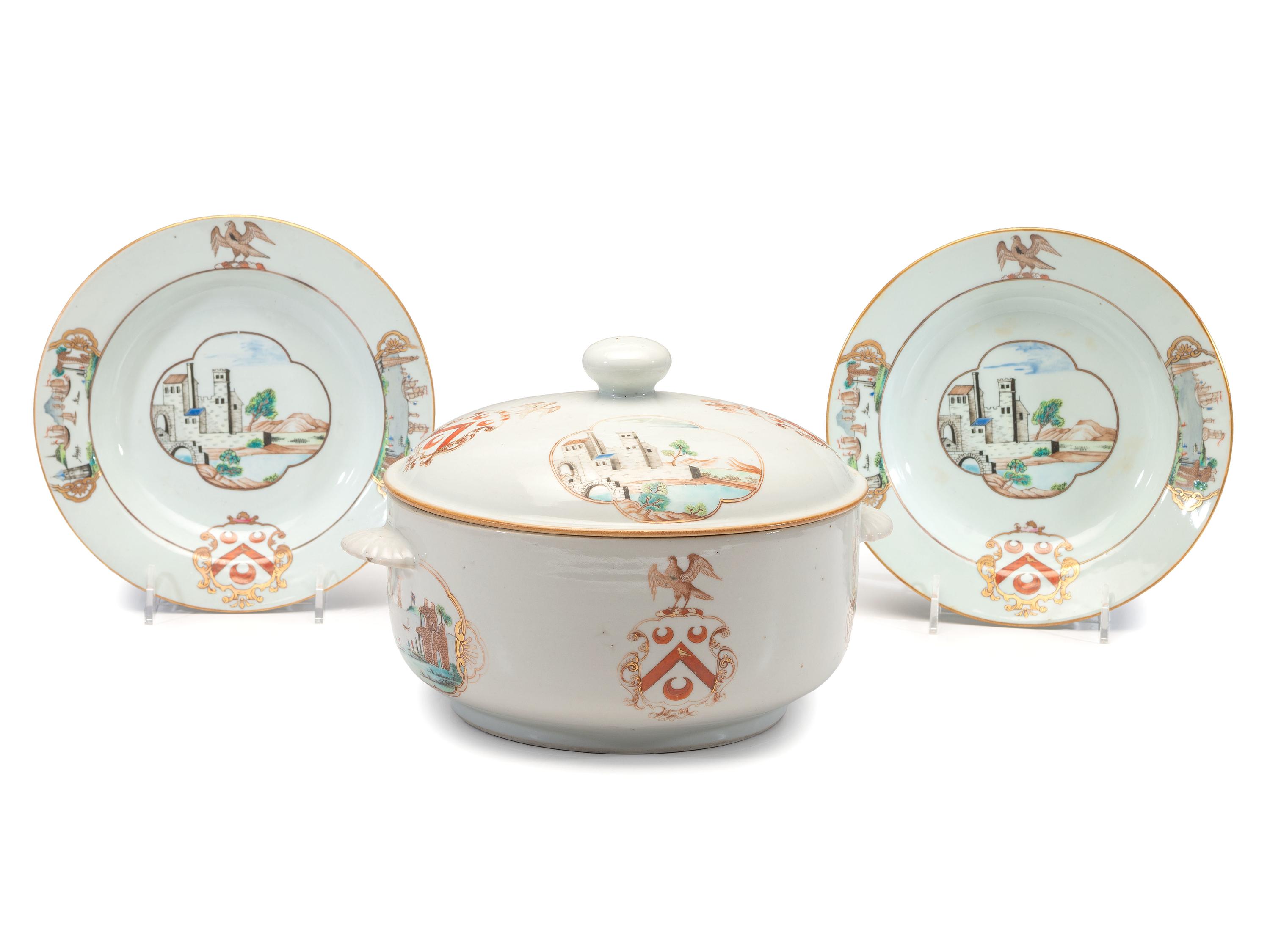 Twelve Chinese Export Pole Family Armorial Porcelain Articles