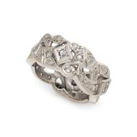 WHITE GOLD AND DIAMOND RING