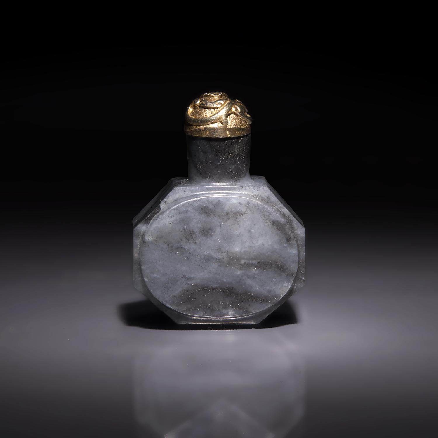 A Chinese Greyish-Black Jade Faceted Snuff Bottle — 灰白玉八方鼻烟壺
