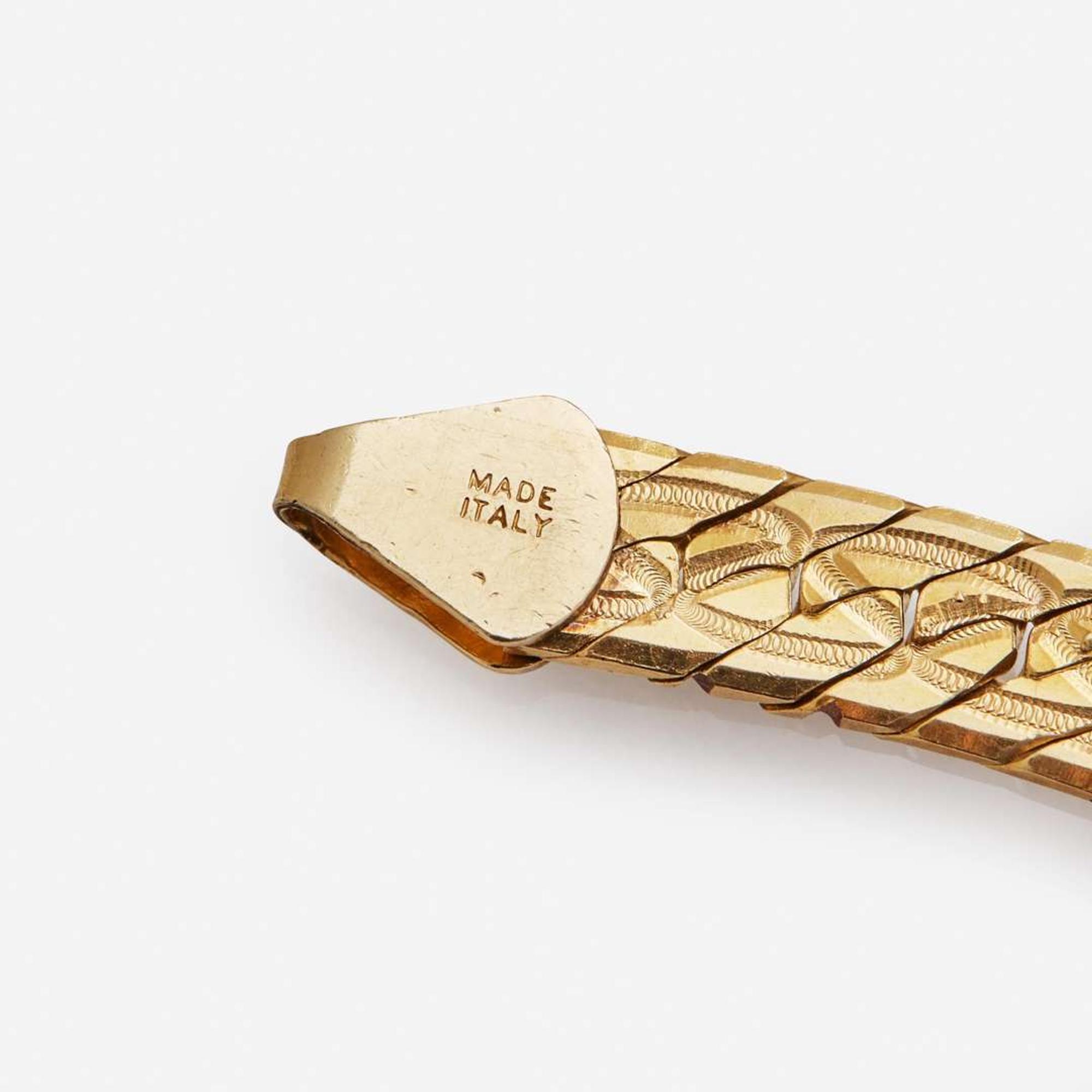 A 14K Yellow Gold Chain