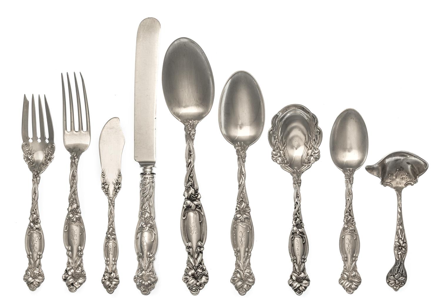 An American Silver Flatware Service, International Silver Co., Meriden, CT, Frontenac pattern, comprising: 12 dinner knives 12 soup spo