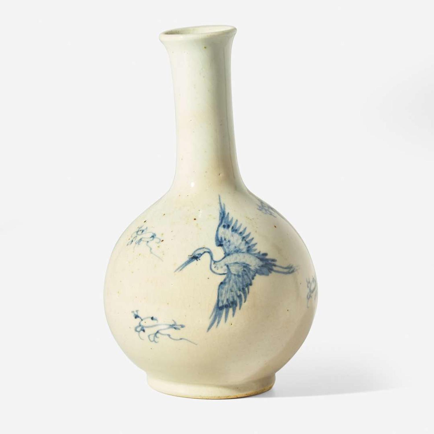 A Korean blue and white "Cranes" bottle vase 韓國青花“鶴”瓶