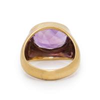 AMETHYST AND YELLOW GOLD RING