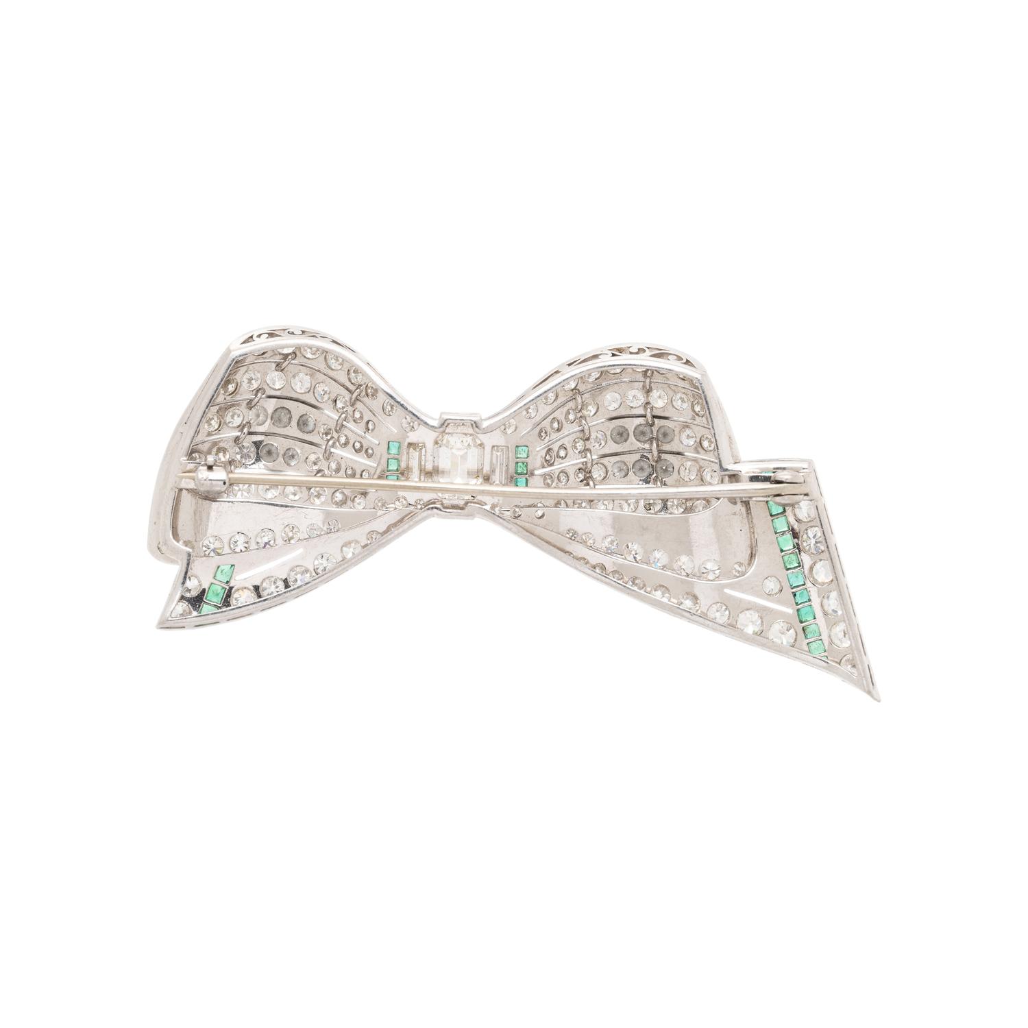 ART DECO, DIAMOND AND EMERALD BOW BROOCH