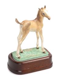 A Royal Worcester Porcelain Figure, Doris Lindner Width 4 5/8 inches. — 20TH CENTURY