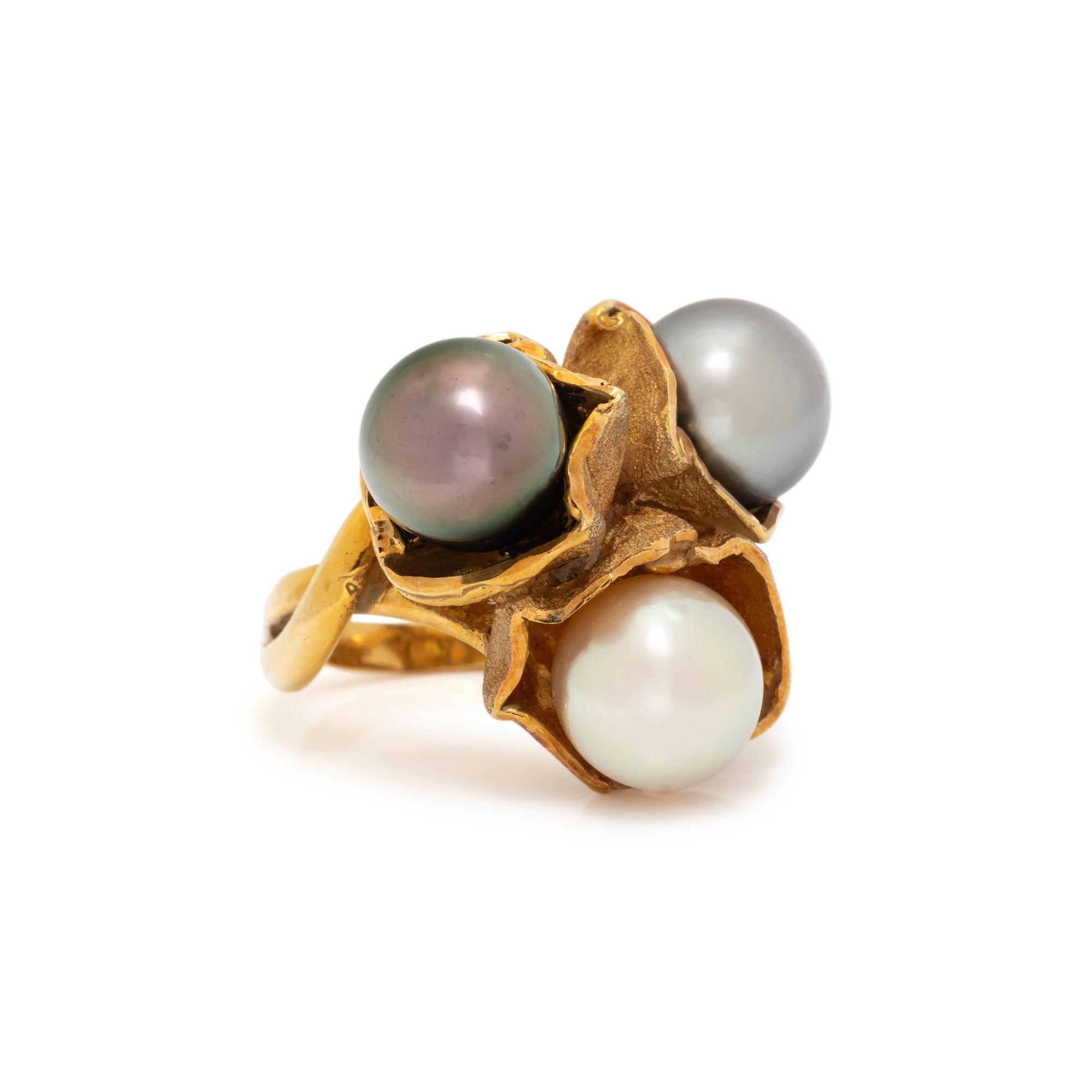 YELLOW GOLD AND MULTICOLOR CULTURED PEARL RING