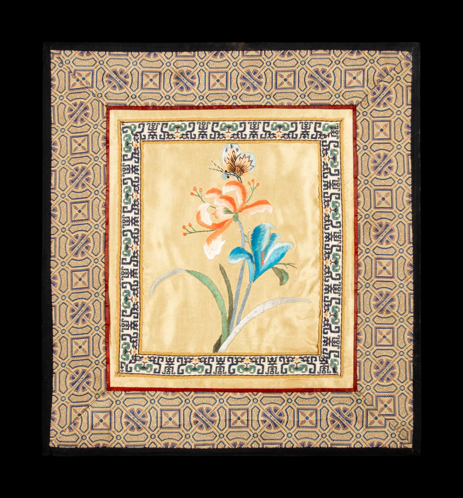 A Collection of 33 Chinese Embroidered Silk Panels 近代 綉片33幅
