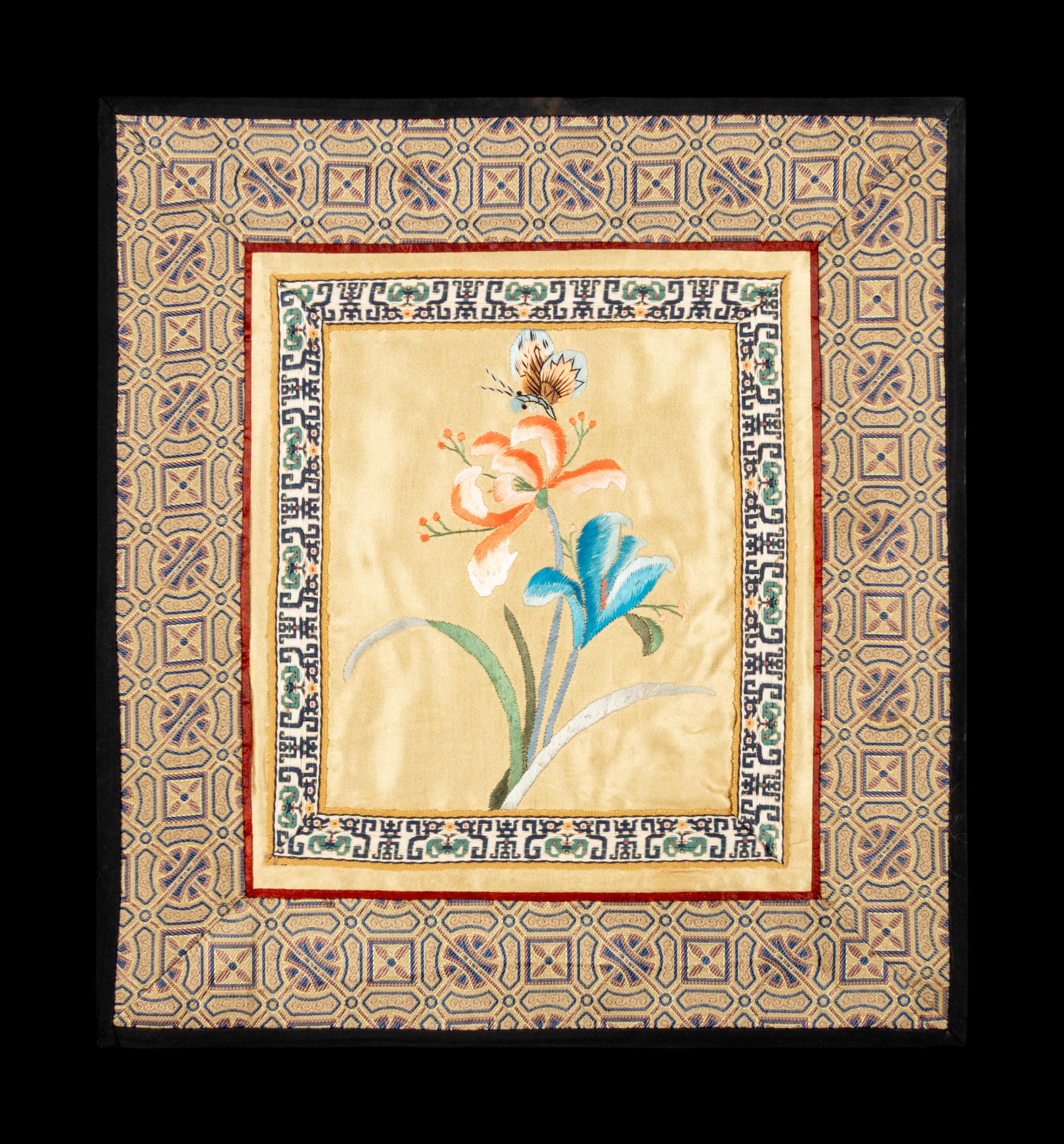 A Collection of 33 Chinese Embroidered Silk Panels 近代 綉片33幅