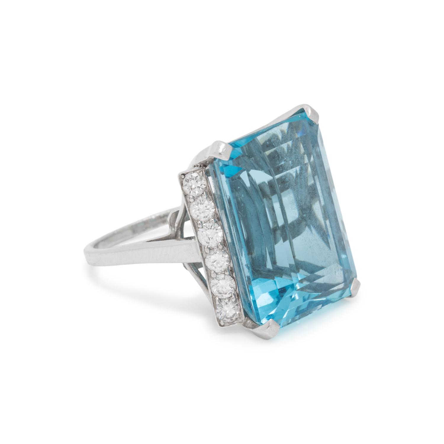 AQUAMARINE AND DIAMOND RING