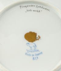 A Dresden (Ambrosius Lamm) Porcelain Dinner Service