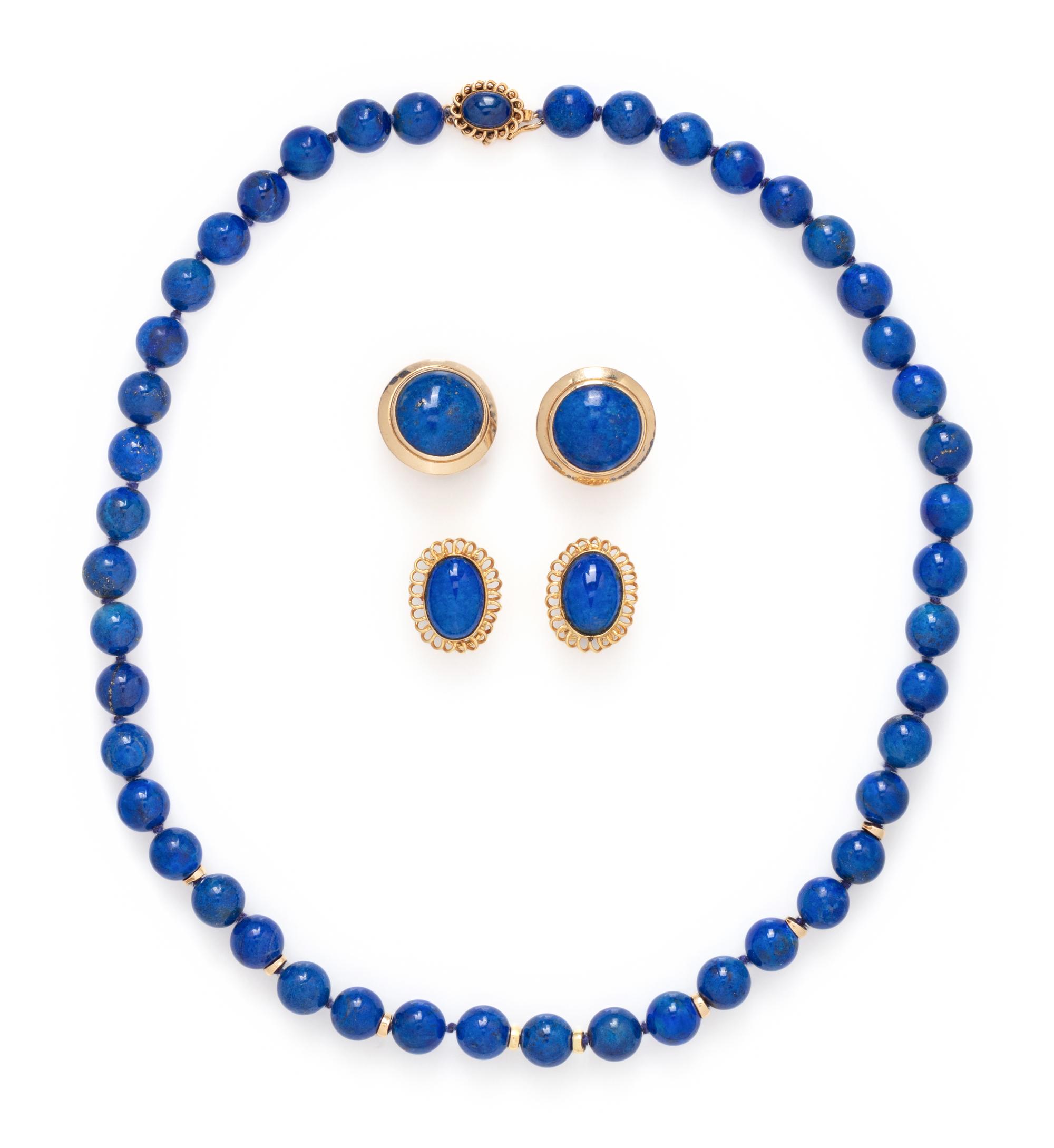 COLLECTION OF YELLOW GOLD AND LAPIS LAZULI JEWELRY