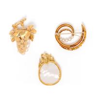 COLLECTION OF YELLOW GOLD AND CULTURED PEARL JEWELRY