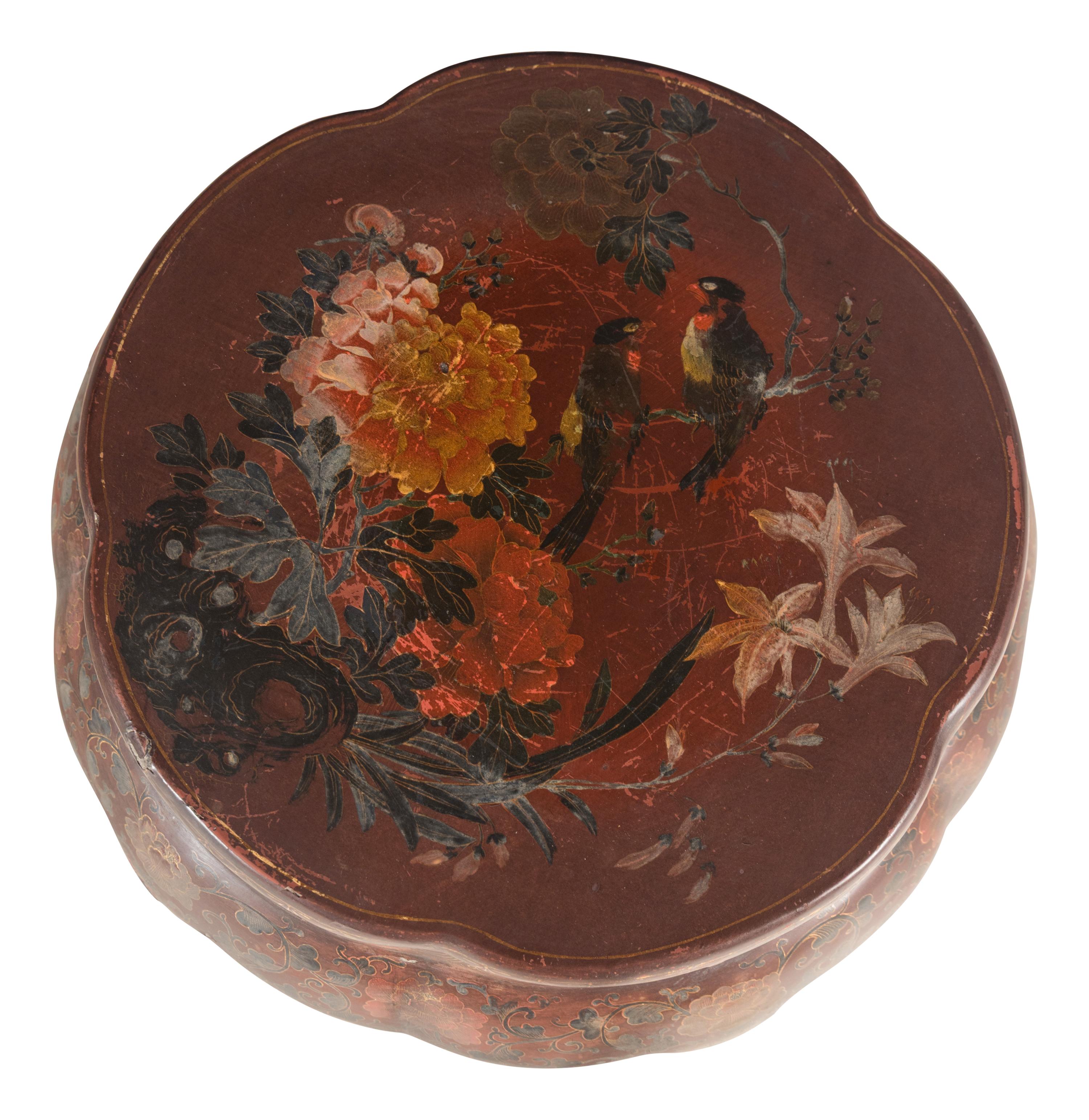 A Pair of Chinese Gilt Highlighted Polychrome Painted Red Lacquered Floriform Incense Stands, Xiangji, 19th Century 清中晚期 紅地描金彩漆香几一對