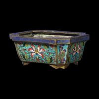 A Chinese Cloisonne Enamel Small Jardinière, Possibly 18th/19th Century 或为清中期 掐丝珐琅西番蓮紋四方花盆